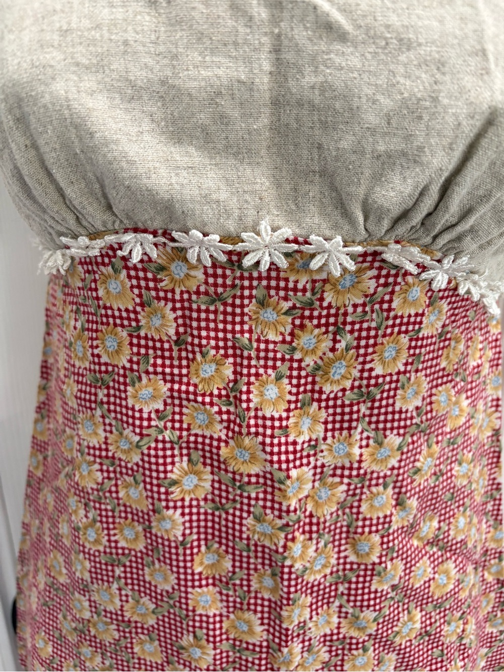 My Michelle Beige Bodice red Floral Mini Dress with Daisy Trim - Picture 4 of 7